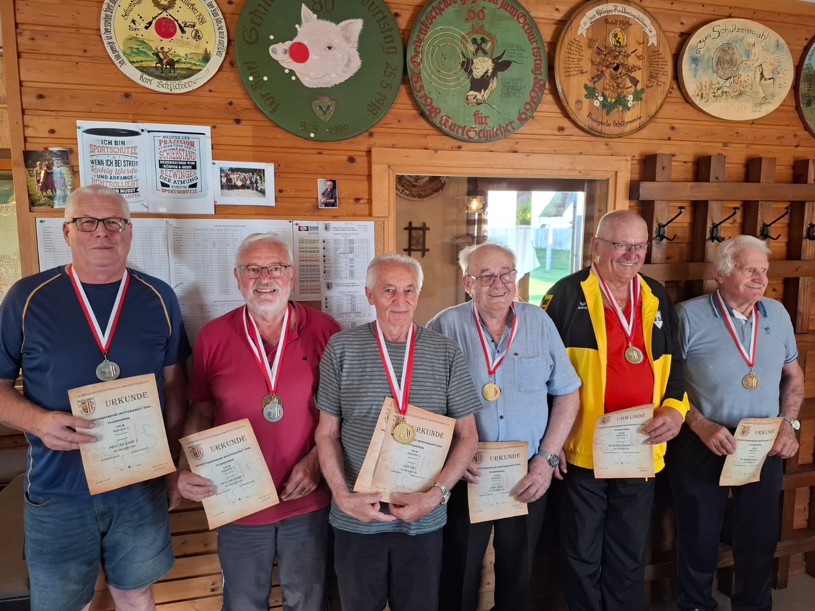 Siegerehrung - sitzend aufgelegt - Mannschaft - 100m Bad Ischl 2026