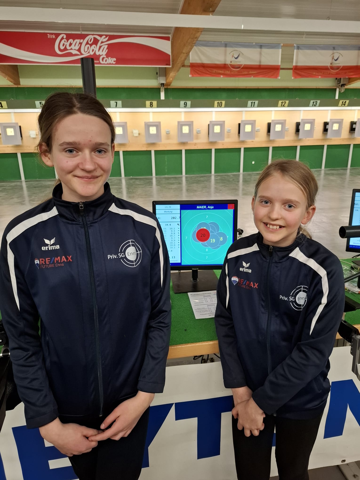 Die Maier Schwestern - Sarah und Anja (von links)
